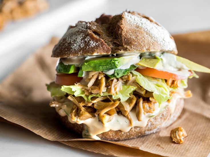 Pulled Jackfrucht Veggie Burger mit Ranch Dressing